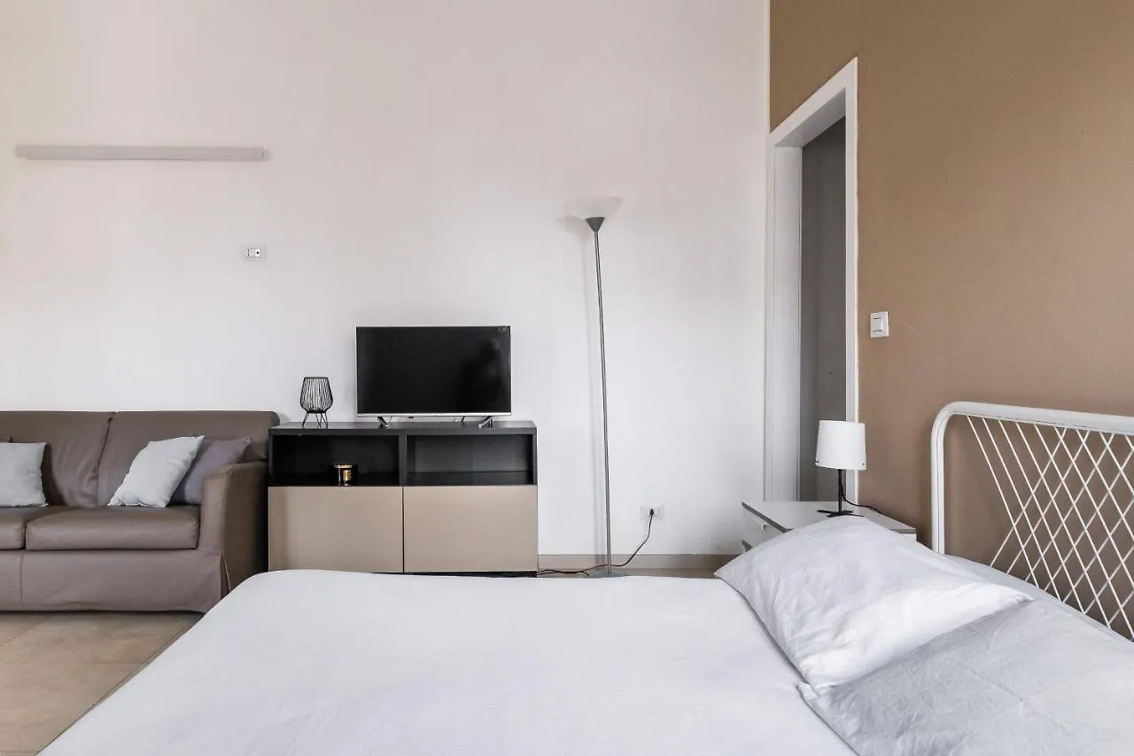 Palazzina Carracci Apartment Bologna 0*,